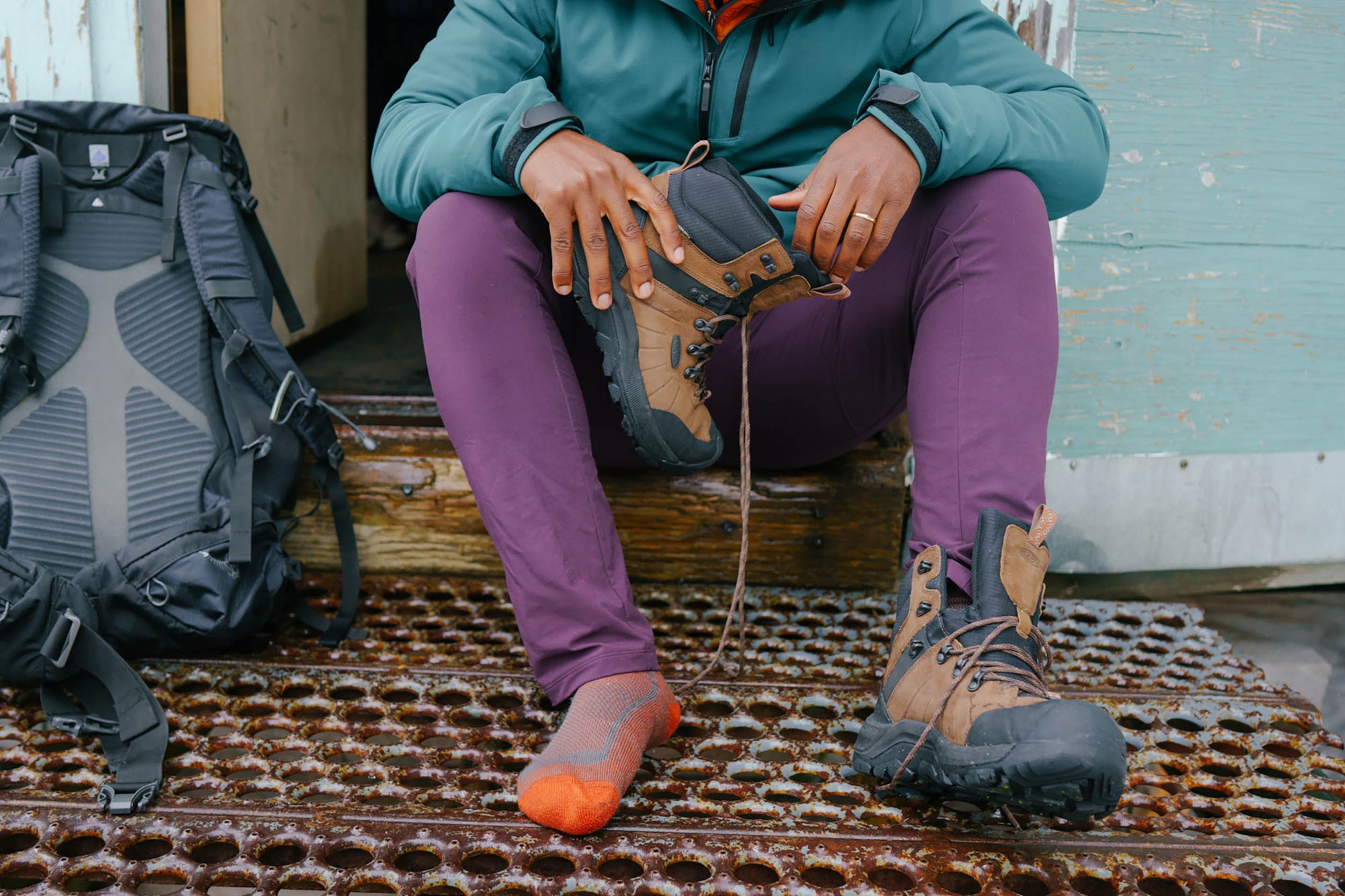 How to Avoid Sweaty, Stinky Feet in Winter