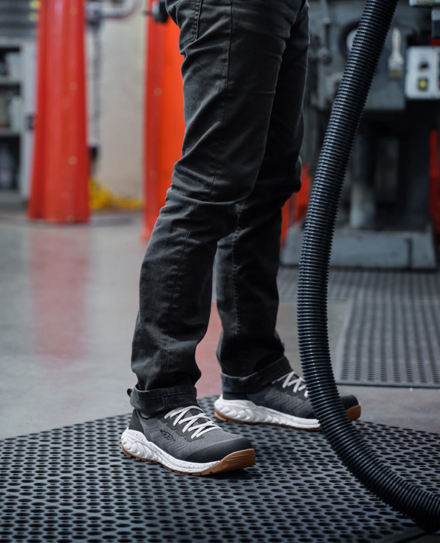 Men's CSA Arvada Shift Work Sneaker (Carbon Toe) | Steel Grey/Gum