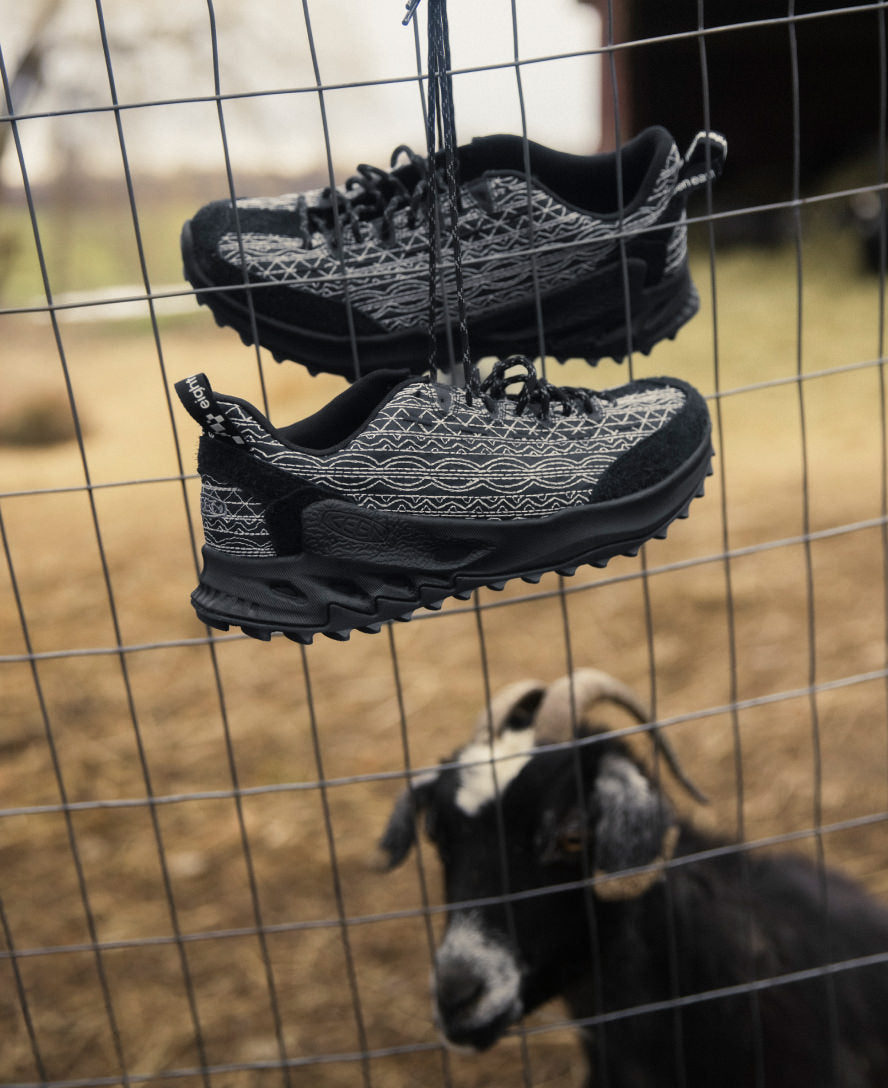 Men's Jasper Zionic TXT 18 East Sneaker | Black/Black | KEEN