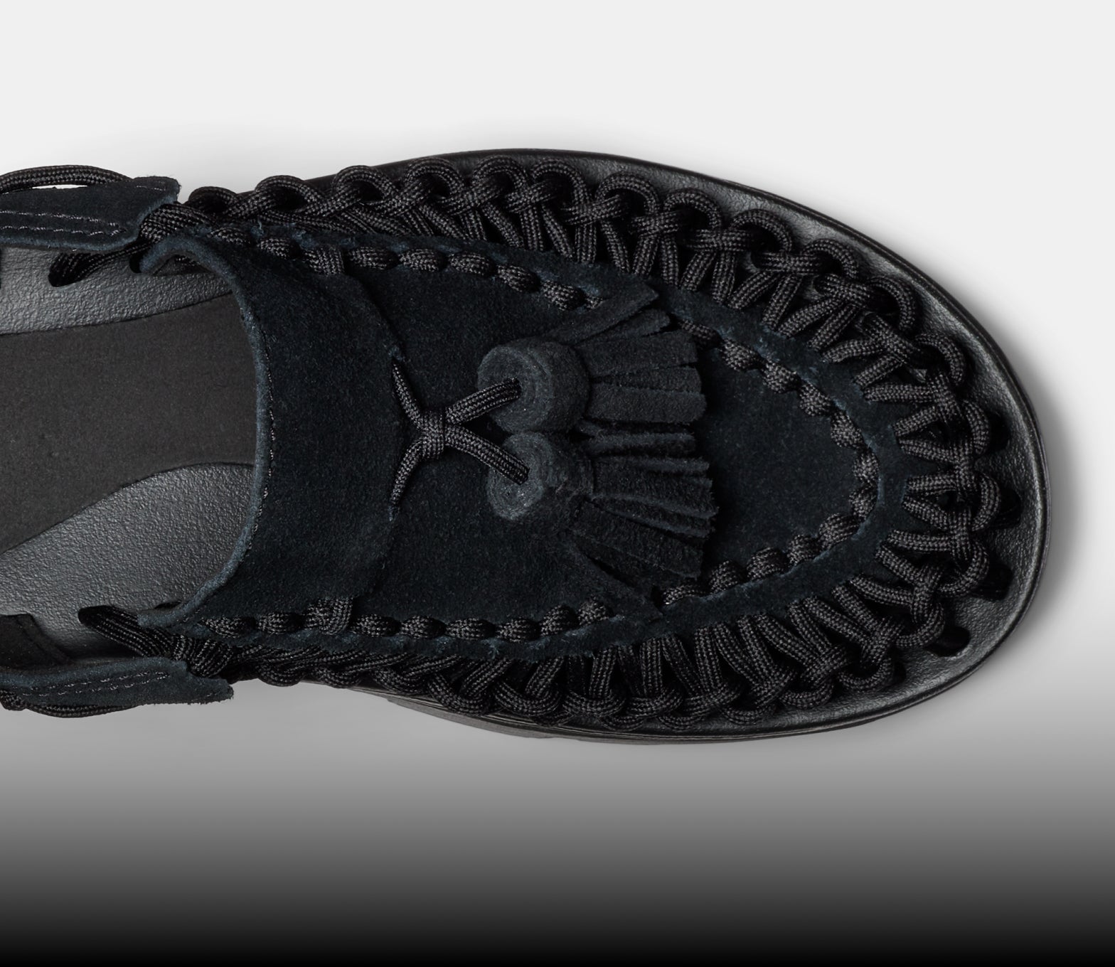 靴 [ KEEN ] UNEEK PLT TASSELL All Gender UNEEK PLT Tassel Sneaker | Champagne Gold/Star White